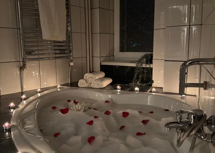 Romantic Bathtube Cismigiu Park 2 Apartmán *