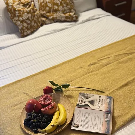 Romantic Bathtube Cismigiu Park 2