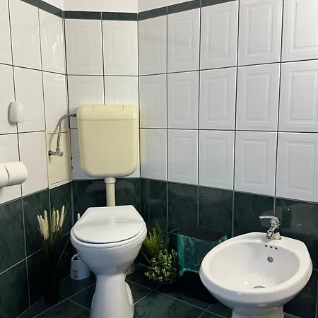 Apartment Romantic Bathtube Cismigiu Park 2 *